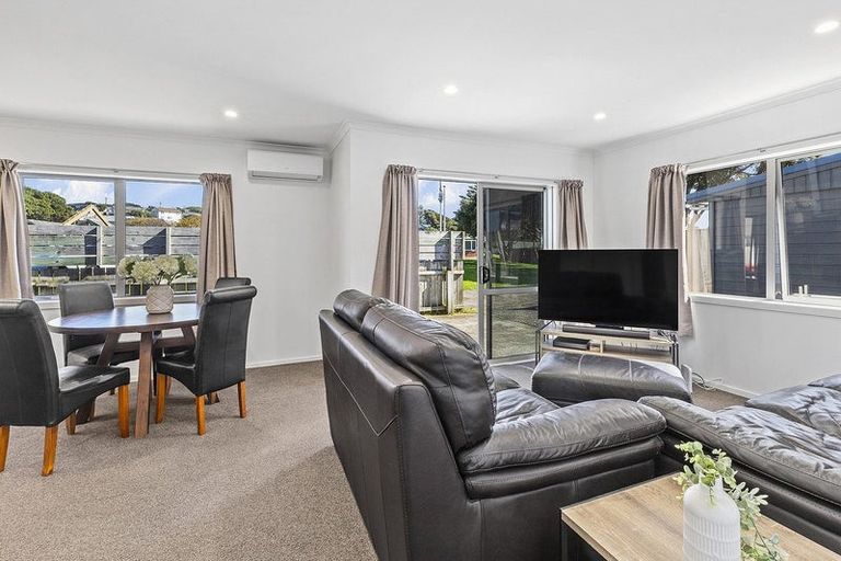 Photo of property in 12a Whitehouse Road, Titahi Bay, Porirua, 5022
