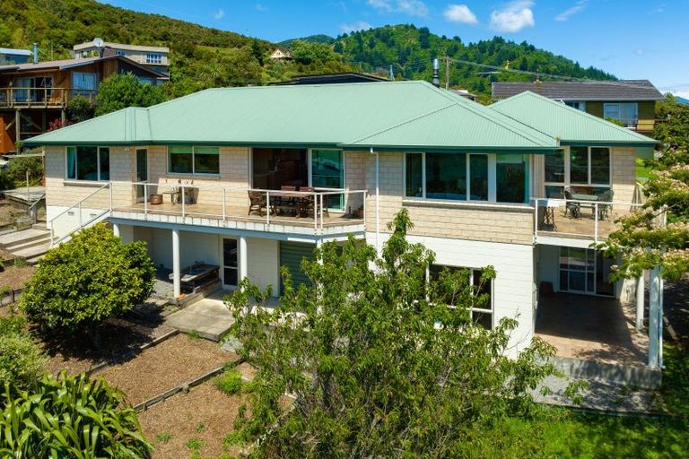 Photo of property in 34 Moana View Road, Waikawa, Picton, 7220