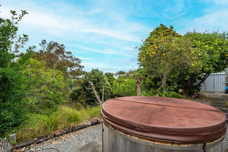 Photo of property in 42 Queens Road, Waikanae Beach, Waikanae, 5036