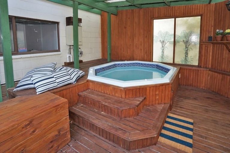 Photo of property in 18 Brookview Court, Queenwood, Hamilton, 3210