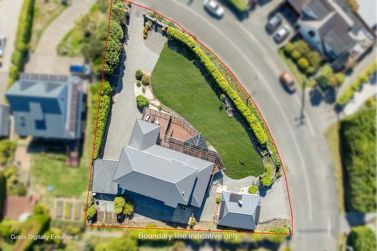 Photo of property in 12 Belleview Terrace, Mount Pleasant, Christchurch, 8081