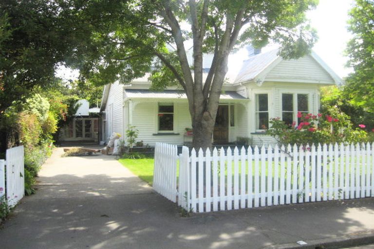 Photo of property in 11 Norwood Street, Beckenham, Christchurch, 8023
