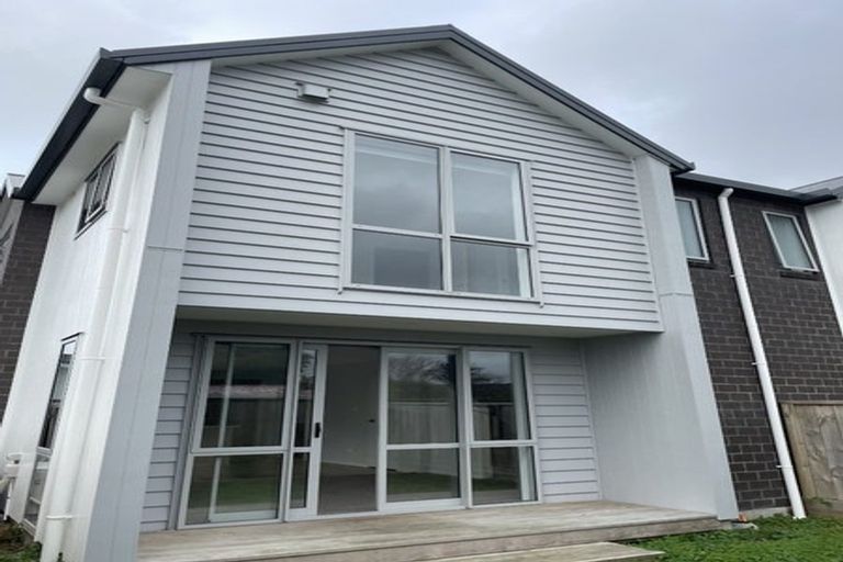 Photo of property in 3/51 Wharf Road, Te Atatu Peninsula, Auckland, 0610