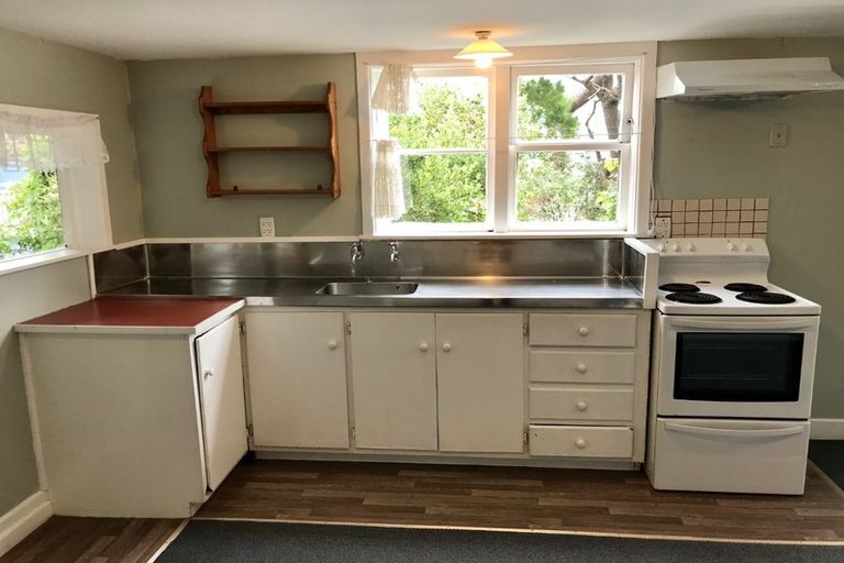 Photo of property in 50 Bedford Street, Northland, Wellington, 6012