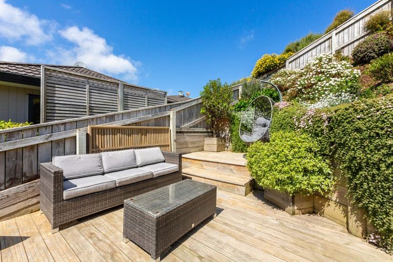 Photo of property in 10 Te Puia Drive, Aotea, Porirua, 5024