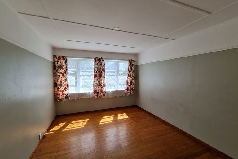 Photo of property in 16 Newcombe Street, Naenae, Lower Hutt, 5011