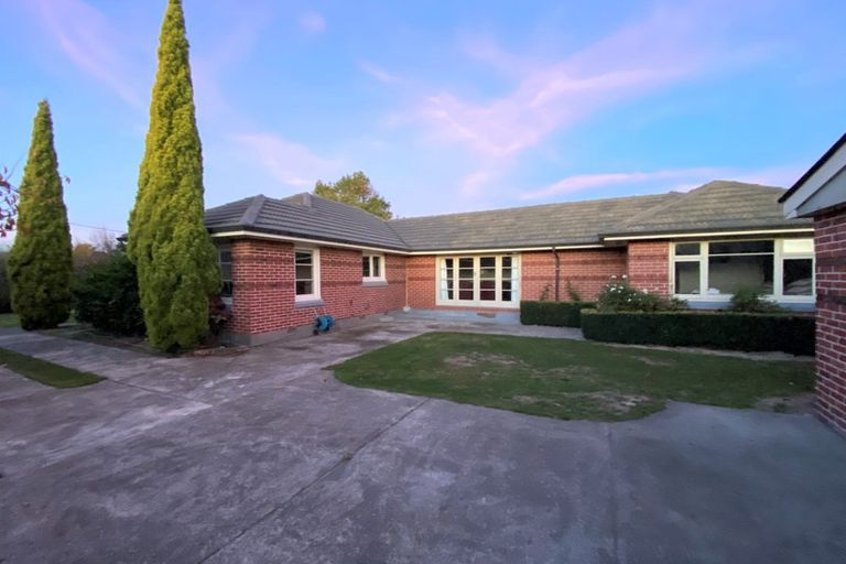 Photo of property in 35 Mappleton Avenue, Burnside, Christchurch, 8053