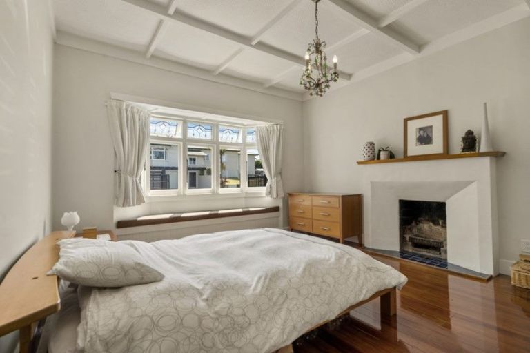 Photo of property in 52 Westmere Crescent, Westmere, Auckland, 1022