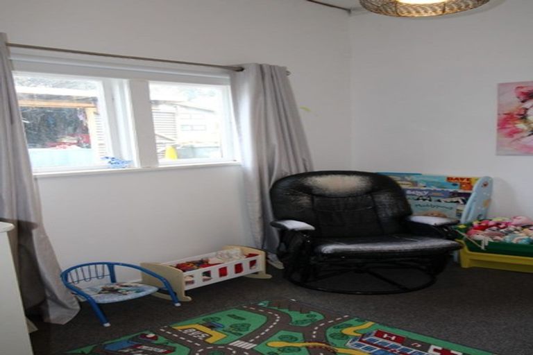 Photo of property in 10 Kirkland Street, Green Island, Dunedin, 9018