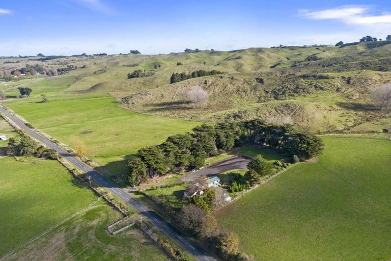 Photo of property in 251 Apiti Road, Kimbolton, Feilding, 4777