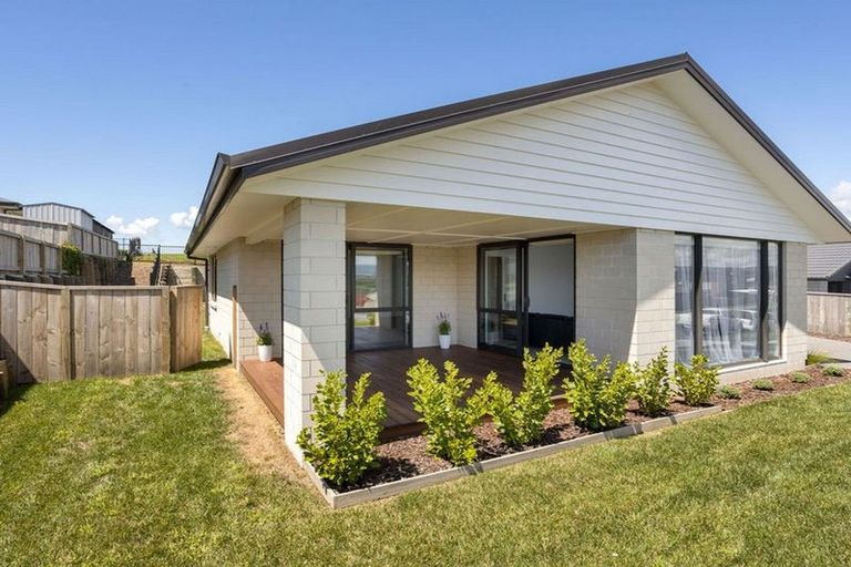 Photo of property in 22 Stingray Drive, Omokoroa, 3114
