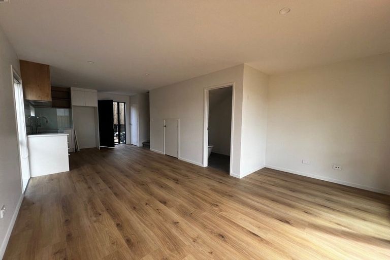 Photo of property in 7/21 Divich Avenue, Te Atatu South, Auckland, 0610