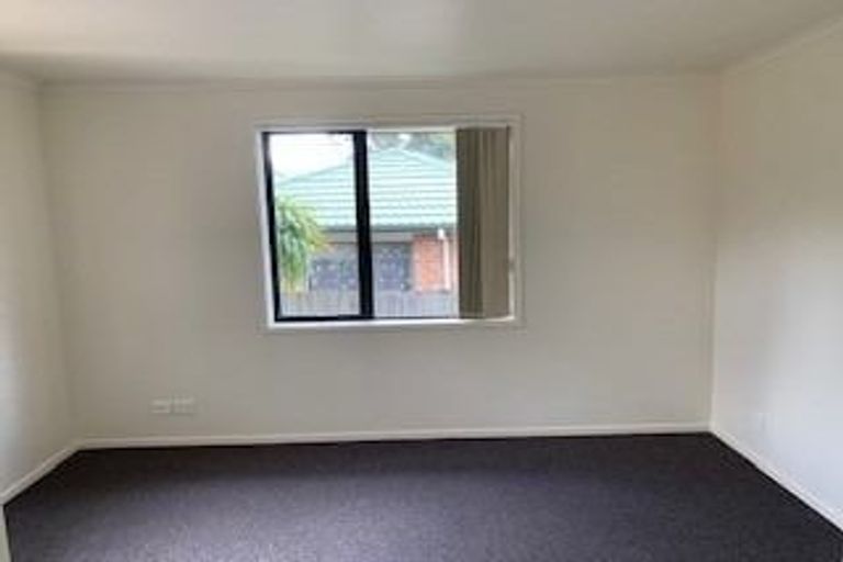 Photo of property in 6 Claywest Place, Glen Eden, Auckland, 0602