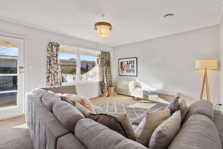 Photo of property in 2/9a Curletts Road, Sockburn, Christchurch, 8042