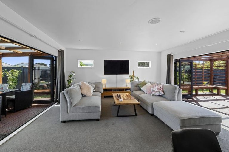 Photo of property in 79 Domett Street, Waitara, 4320