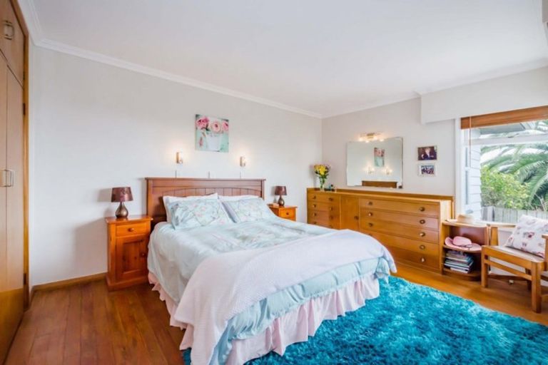 Photo of property in 72 Raumati Road, Raumati Beach, Paraparaumu, 5032