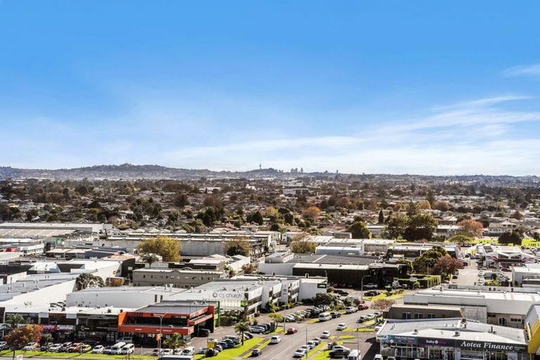 Photo of property in The Rennaissance, 14e/18 Ronwood Avenue, Manukau, Auckland, 2104