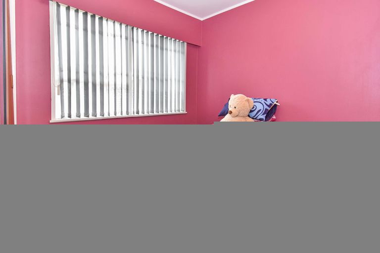 Photo of property in 2/20 Gibbons Road, Weymouth, Auckland, 2103