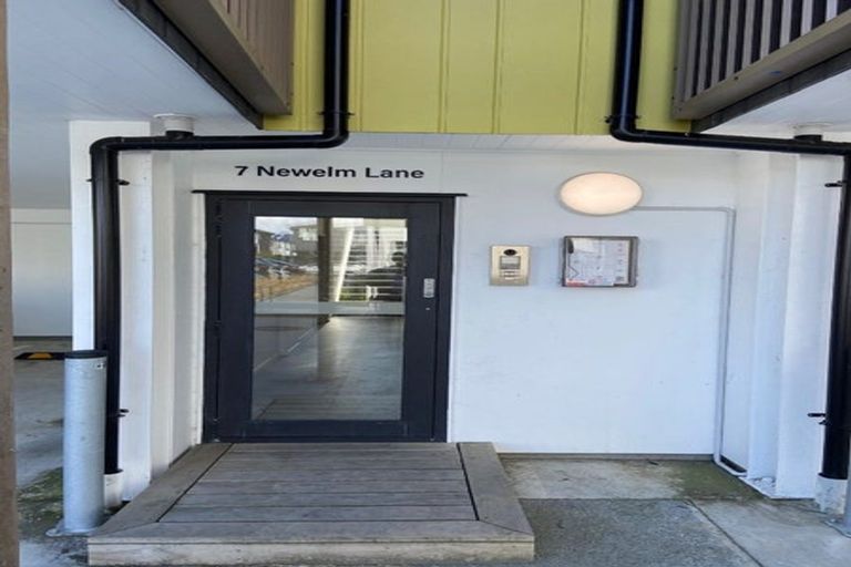 Photo of property in 1/7g Newelm Lane, Flat Bush, Auckland, 2019
