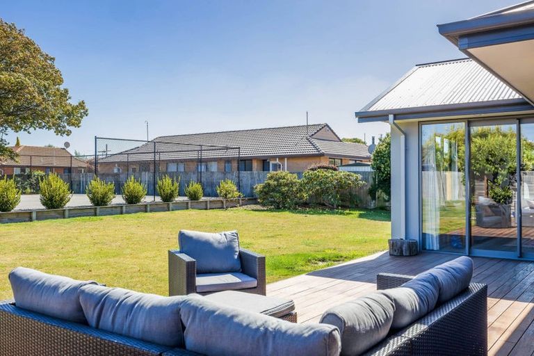 Photo of property in 54 Steadman Road, Broomfield, Christchurch, 8042