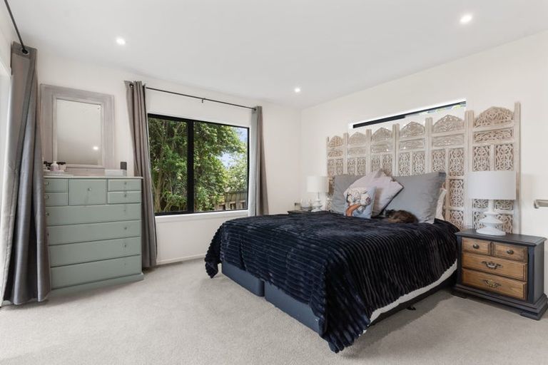 Photo of property in 2 Sunvista Avenue, Oteha, Auckland, 0632