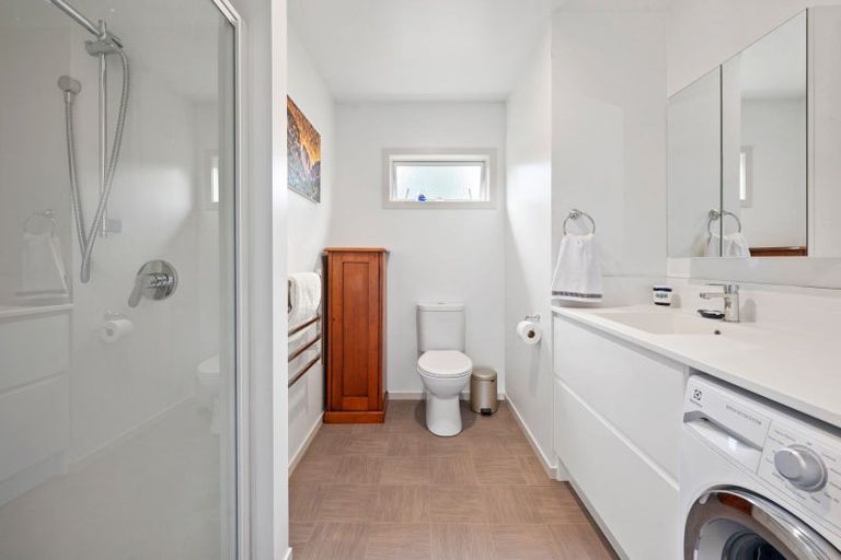 Photo of property in 98 Kinloch Road, Kinloch, Taupo, 3377