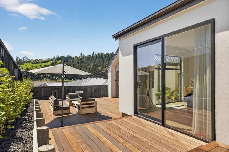 Photo of property in 6 Round Hill Rise, Cracroft, Christchurch, 8022