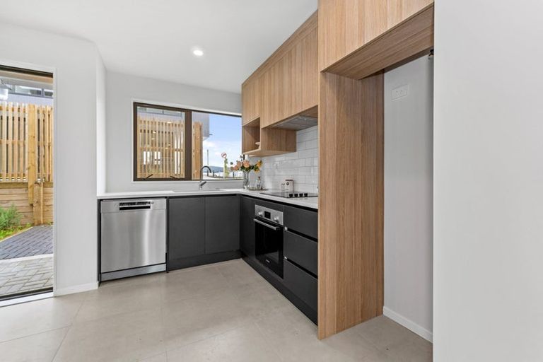 Photo of property in 9/267 Great North Road, Henderson, Auckland, 0612