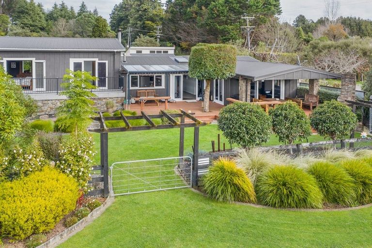 Photo of property in 12 Denton Road, Levin, 5571