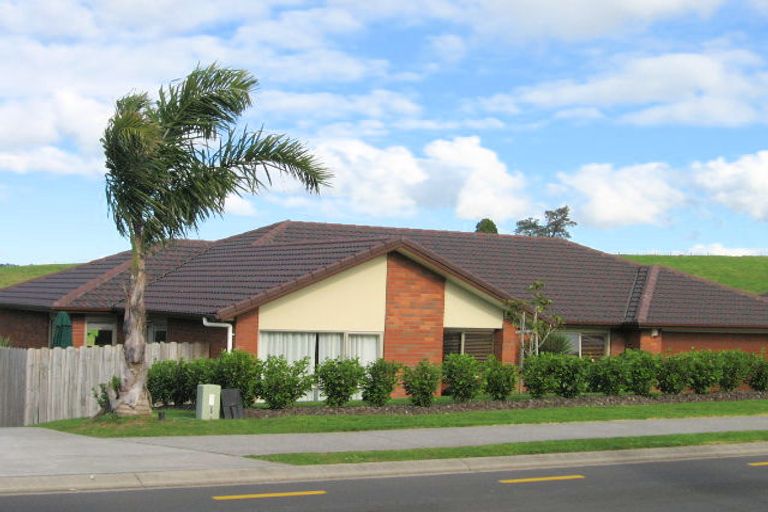 Photo of property in 17 Tauranga Place, Orewa, 0931