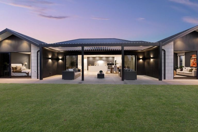 Photo of property in 52 Montiicola Drive, Papamoa Beach, Papamoa, 3118