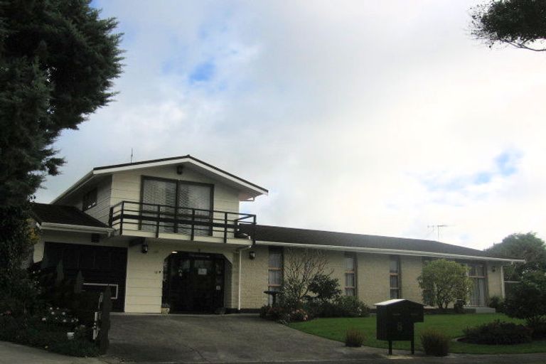 Photo of property in 8 Hollows Crescent, Takaro, Palmerston North, 4412