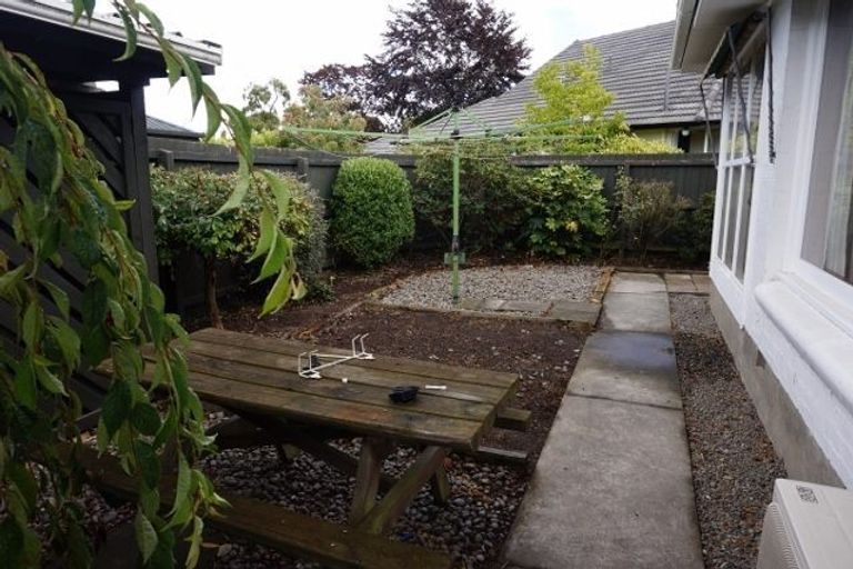 Photo of property in 215 Memorial Avenue, Burnside, Christchurch, 8053