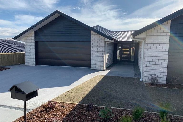 Photo of property in 11 Tarata Place, Owhata, Rotorua, 3010