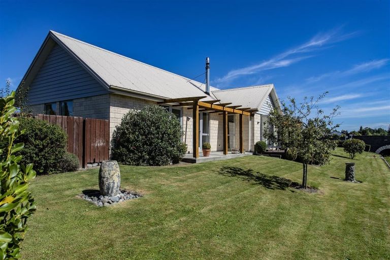 Photo of property in 2 Stonebridge Lane, Oxford, 7430