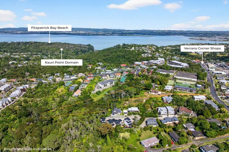 Photo of property in 5 Verran Road, Birkenhead, Auckland, 0626