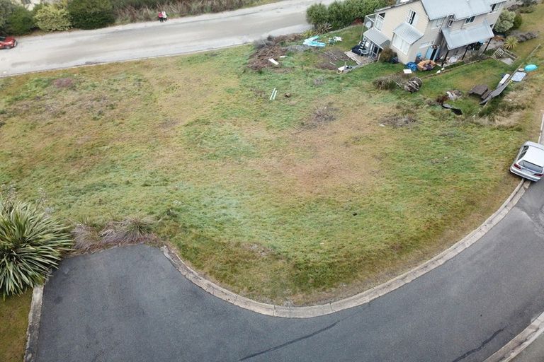 Photo of property in 133 Wynyard Crescent, Fernhill, Queenstown, 9300