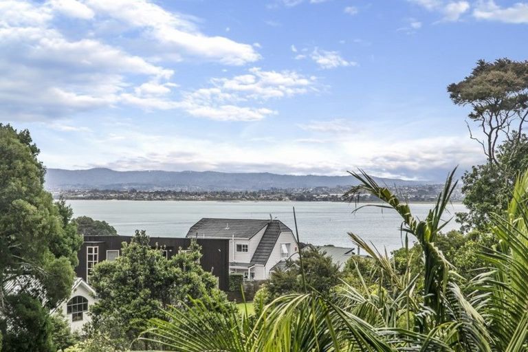 Photo of property in 98 Hadfield Street, Beach Haven, Auckland, 0626