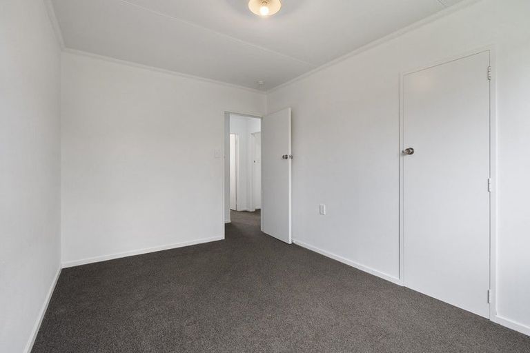 Photo of property in 28 Pinedale Parade, Milson, Palmerston North, 4414