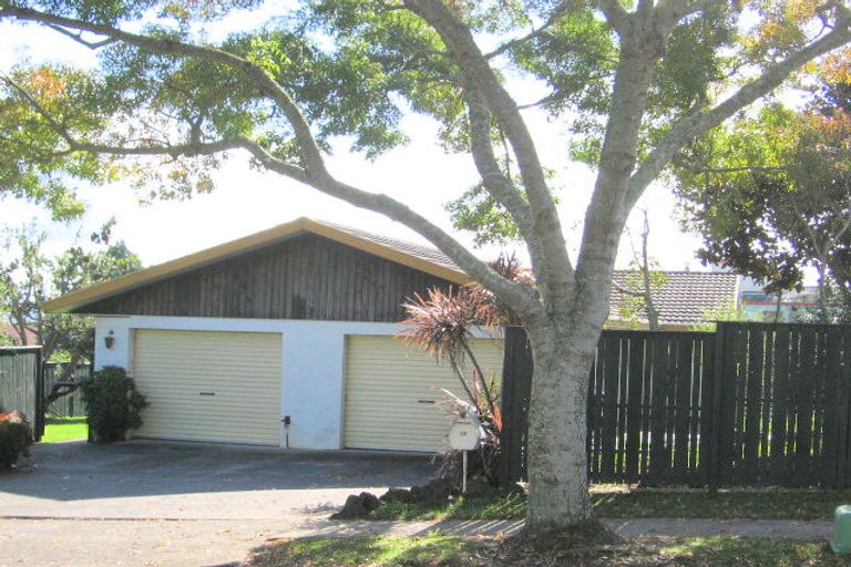 Photo of property in 18 Derrimore Heights, Clover Park, Auckland, 2019