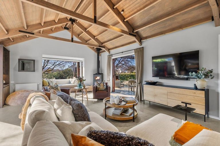 Photo of property in 8 Little Oak Common, Wanaka, 9305