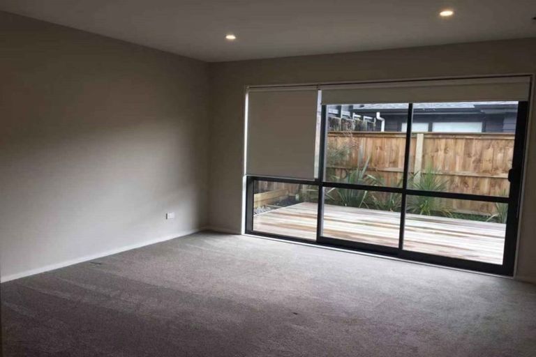 Photo of property in 11 Ahorangi Road, Silverdale, 0932