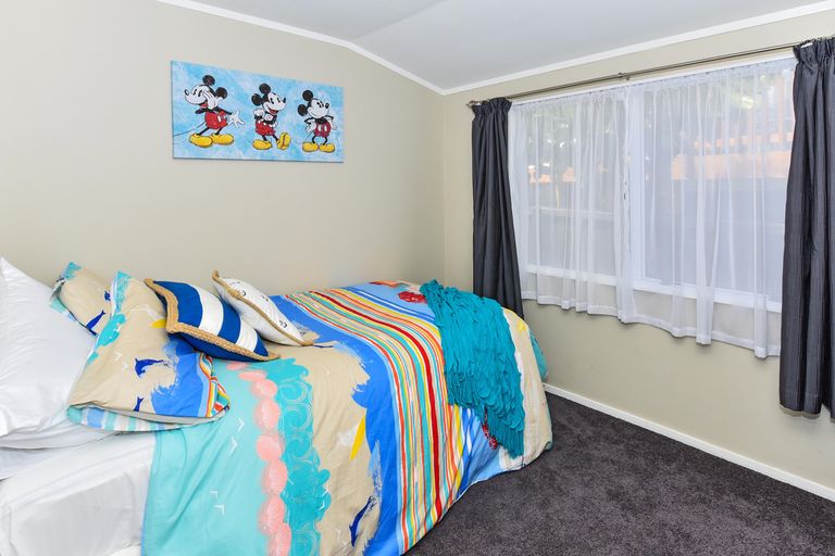 Photo of property in 148 Carnoustie Drive, Wattle Downs, Auckland, 2103