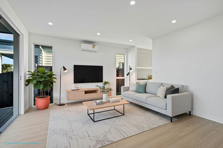 Photo of property in 6 Yellow Pear Lane, Karaka, 2578