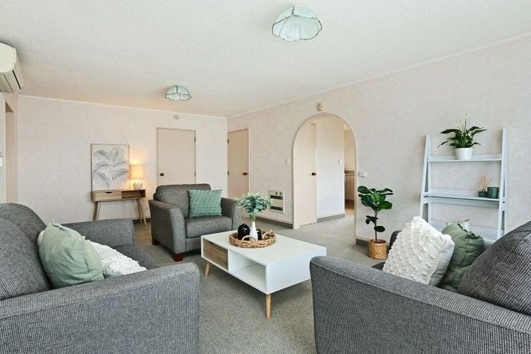 Photo of property in 1/427 Gloucester Street, Taradale, Napier, 4112