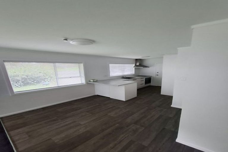 Photo of property in 30 Faith Bullock Place, New Lynn, Auckland, 0600