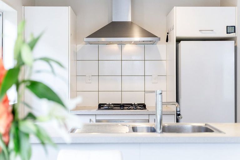 Photo of property in 5/16 Black Rock Road, Newlands, Wellington, 6037