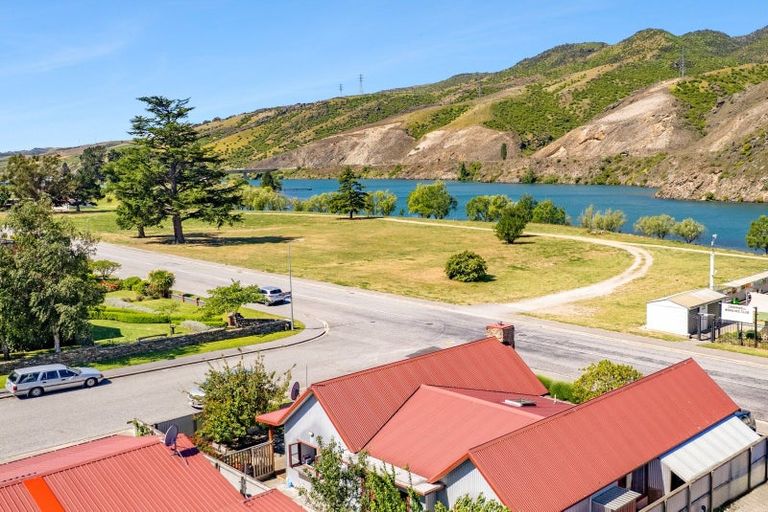 Photo of property in 2 Ray Street, Cromwell, 9310