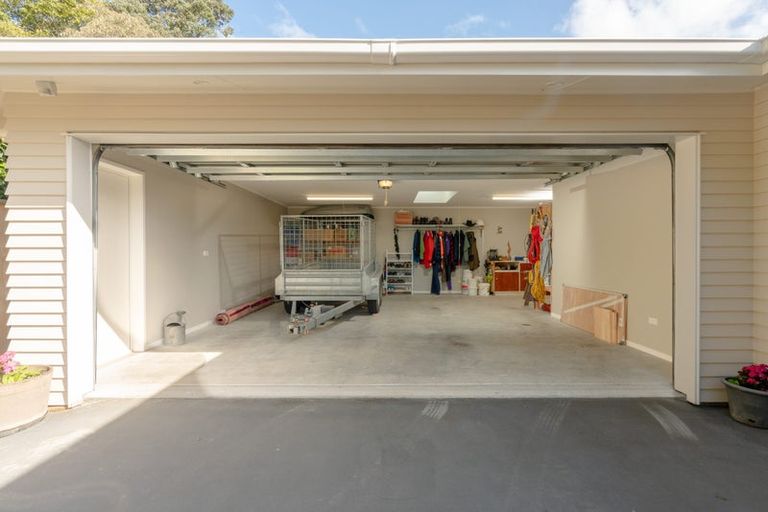 Photo of property in 450 Te Moana Road, Waikanae, 5036