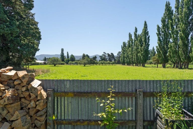 Photo of property in 5 Yule Grove, Greytown, 5712